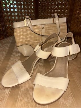 Stuart Weitzman euc Cream Broadband Block Heel Sandals